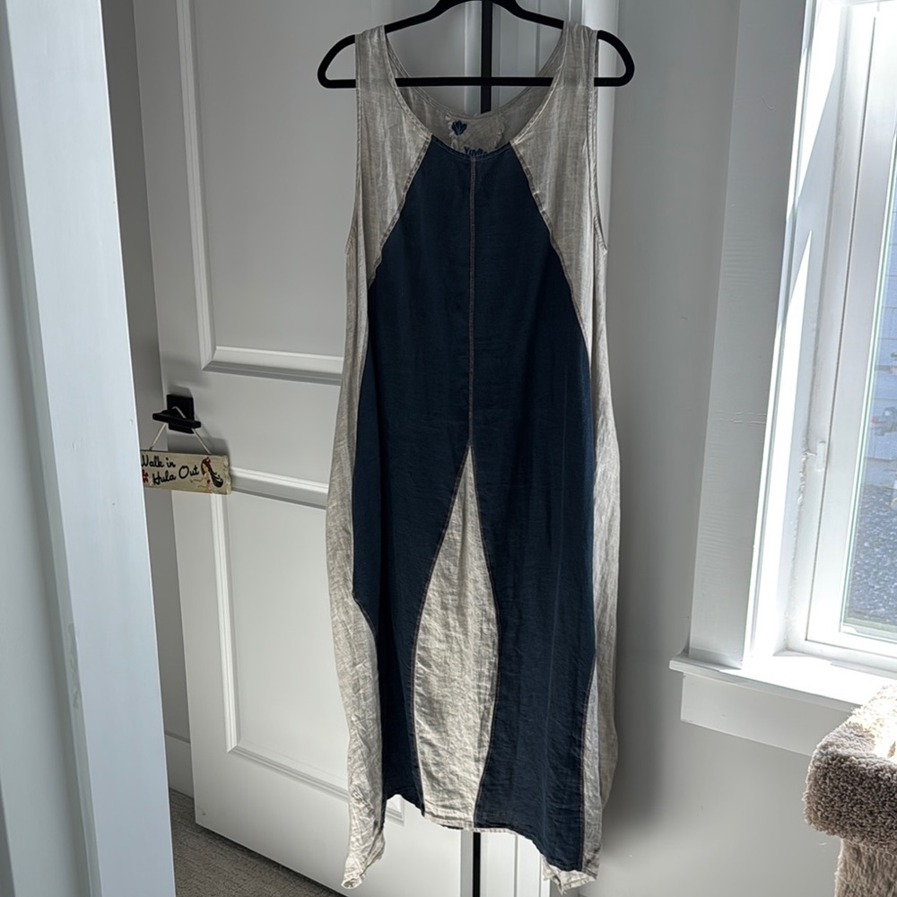 Fabulous modern linen bubble hem midi sundress- brand Yuvita. Size XL.
